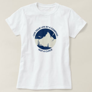 Camiseta Live By A Compass