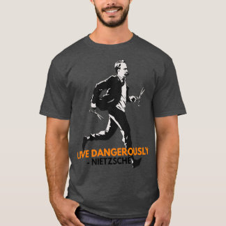 Camiseta Live Dangerly Nietzsche