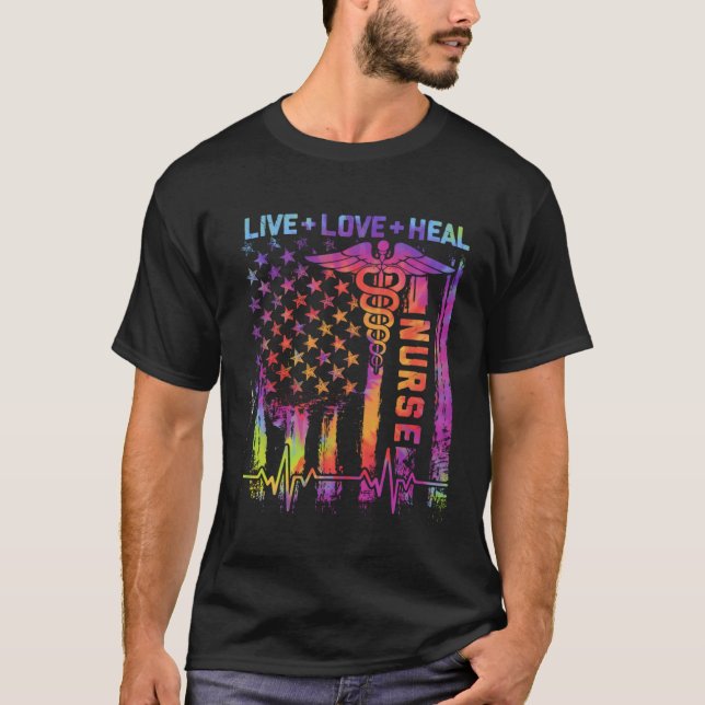 Camiseta Live Love Heal American US Flag Heartbeat Nurse Da (Frente)
