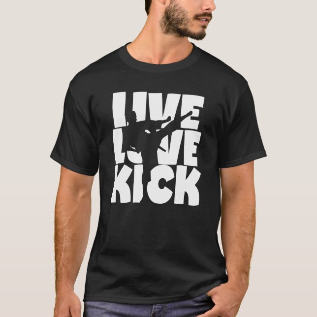Camiseta Live Love Kick Female Karate Graphic (Frente)