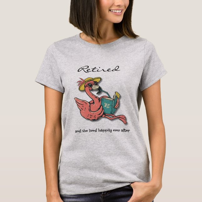 Camiseta Livro De Leitura De Flamingo Aposentado Com Bebida (Frente)