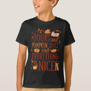 Camiseta Livros e especiarias de abóbora e tudo muito bonit
