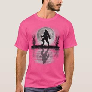 Camiseta Lobisomem Sob Uma Lua Cheia Assustando