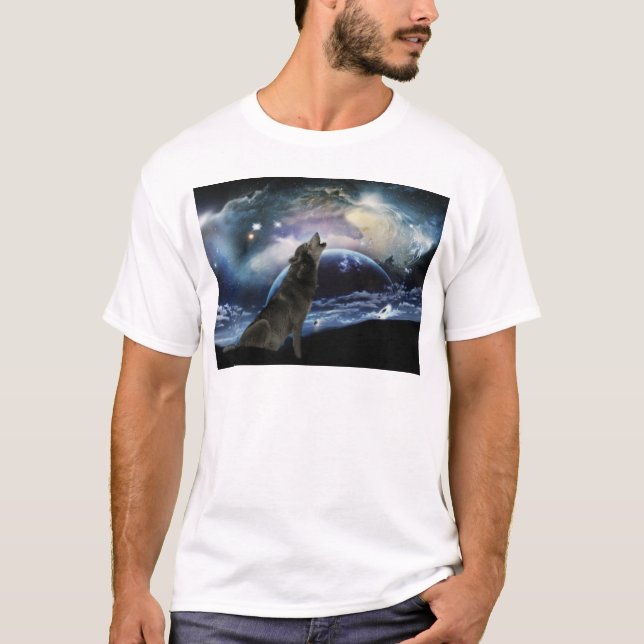 Camiseta Lobo uivando na lua (Frente)