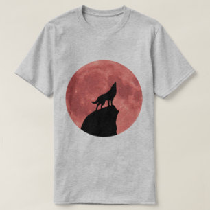 Camiseta Lobo Uivando para uma Lua de Sangue