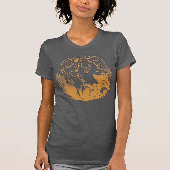 Camiseta Lobos Dourados do Sol e da Lua (Frente)