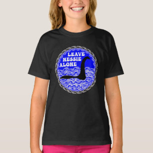 Camiseta LOCH NESS MONSTER-Licença Nessie Sozinha