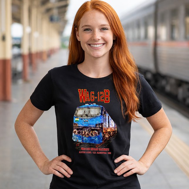 Camiseta Locomotiva WAG-12B. Caminho de ferro da Índia (WAG-12B Locomotive. Indian Railways freight Train. Womens Basic T-Shirt)