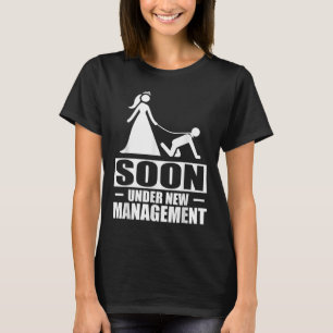 Camiseta Logo Em Breve Sob Nova Administração Festa de Desp