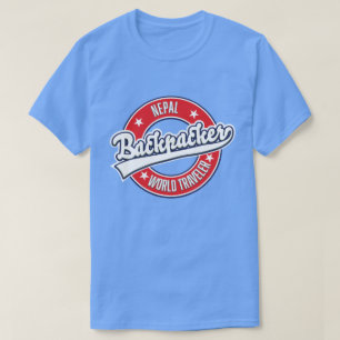 Camiseta logotipo retrô de mochileiro viajante mundial Nepa