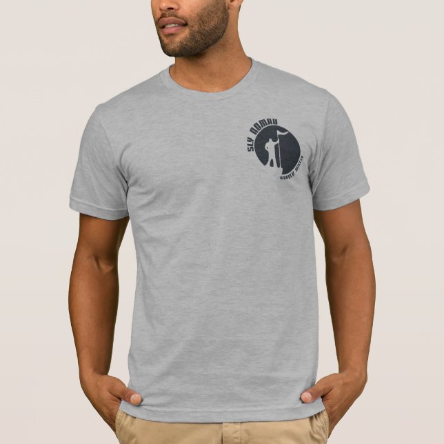 Camiseta Logotipo Sly Nomad T - Cinza (Frente)
