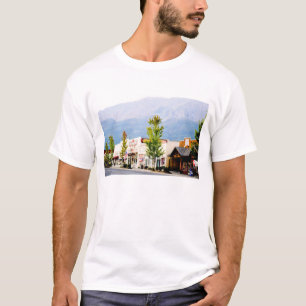 Camiseta Lojas históricas na noite na rua principal 2