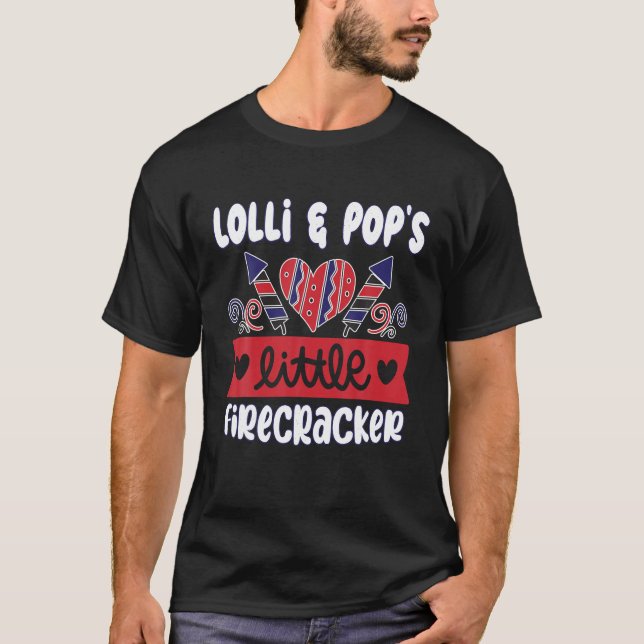Camiseta Lolli e o pequeno pirata de Pop no quarto de julho (Frente)