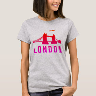 Camiseta "London Chic: Urban Elegance"