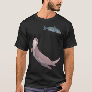 Camiseta Lontra de Rio Nadando e Design de Truta