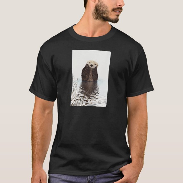 Camiseta Lontra de sorriso adorável no lago (Frente)