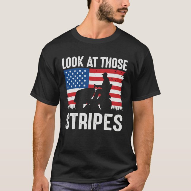 Camiseta Look At Those Stripes (Frente)