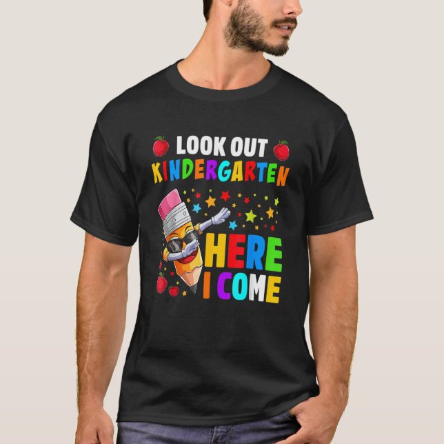 Camiseta Look Out Kindergarten Here I Come Pencil Back To S (Frente)