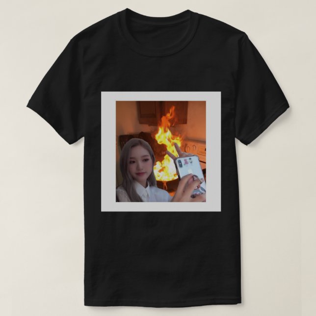 Camiseta LOONA Gowon com pino de incêndio (Frente do Design)