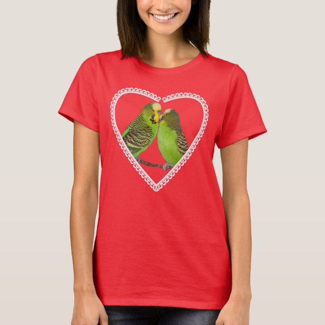 Camiseta Love and Kisses (para Cores Escuras) (Frente)