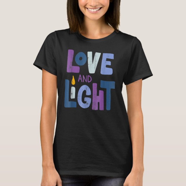 Camiseta Love And Light Hanukkah Menorah Jewish Chanukah PJ (Frente)