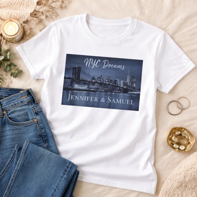 Camiseta Love and Unforgettable Memories NYC Skyline Couple (Criador carregado)