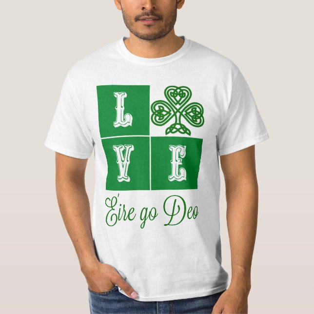 Camiseta Love Celtic Shamrock Hearts Ireland Motto (Frente)