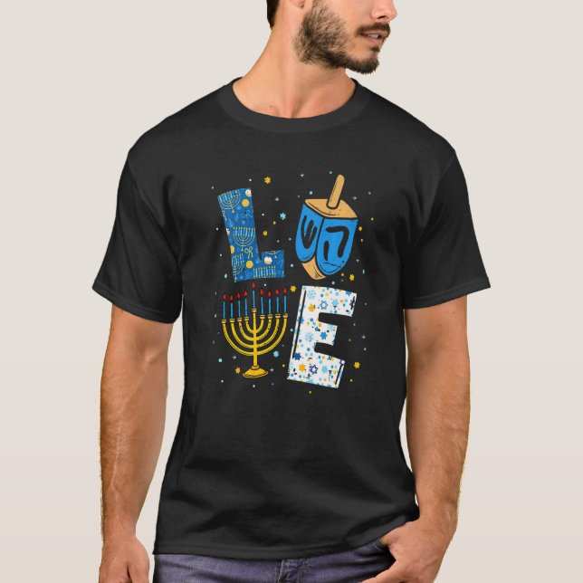 Camiseta LOVE Cute Hanukkah Decorations Dreidel Menorah Cha (Frente)
