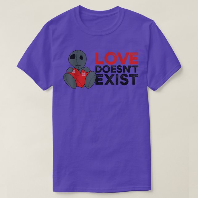 Camiseta Love Doesn't Exist  Emo clothes Emocore Goth Doll  (Frente do Design)