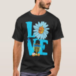 Camiseta Love Dreidel Menorah Daisy Jewish Hanukkah Chanuka<br><div class="desc">Amo Dreidel Menorah Daisy Judeu Hanukkah Chanukah Pajamas.</div>