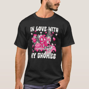 Camiseta Love For Truck Driver Valentines Day Truck Gnome