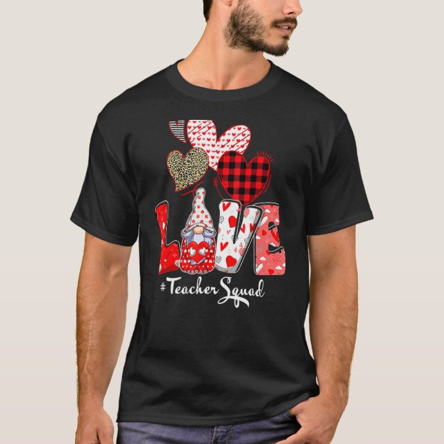Camiseta Love Gnome Teacher Squad Happy Valentine Gnome Tea (Frente)