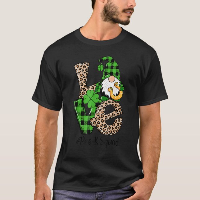Camiseta Love Gnome Teacher Squad St Patrick's Day Pre K Gr (Frente)