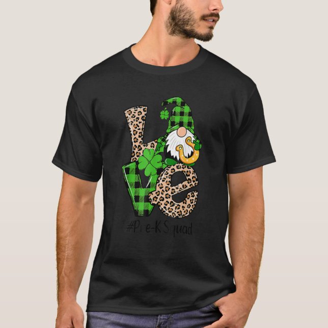 Camiseta Love Gnome Teacher Squad St Patrick's Day Pre K Gr (Frente)