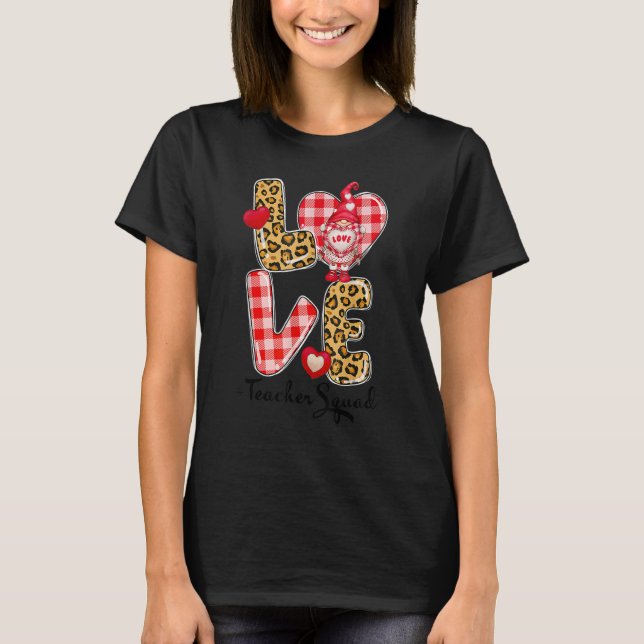 Camiseta Love Gnome Valentines Day Red Buffalo Plaid Leopar (Frente)
