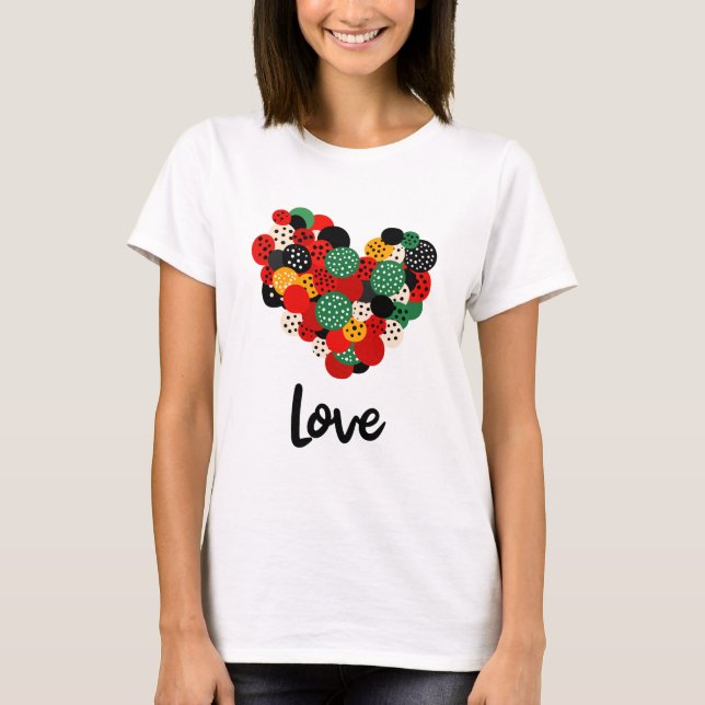 Camiseta Love Heart T-Shirt: Um toque de estilo cardíaco (Frente)