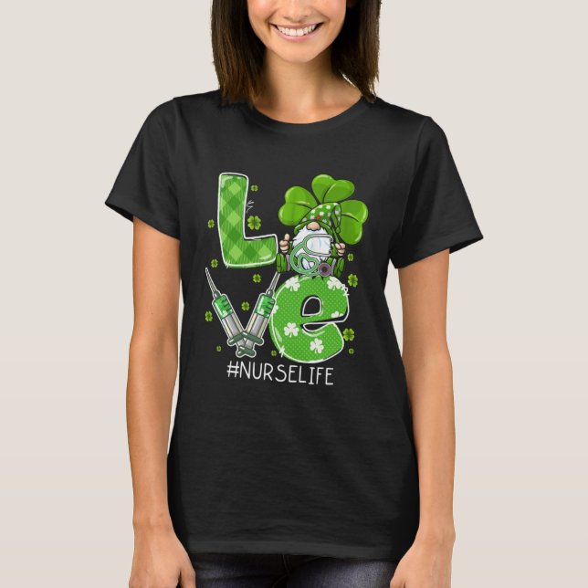 Camiseta LOVE Nurse Life Irish Gnome Nurse Scrub St Patrick (Frente)
