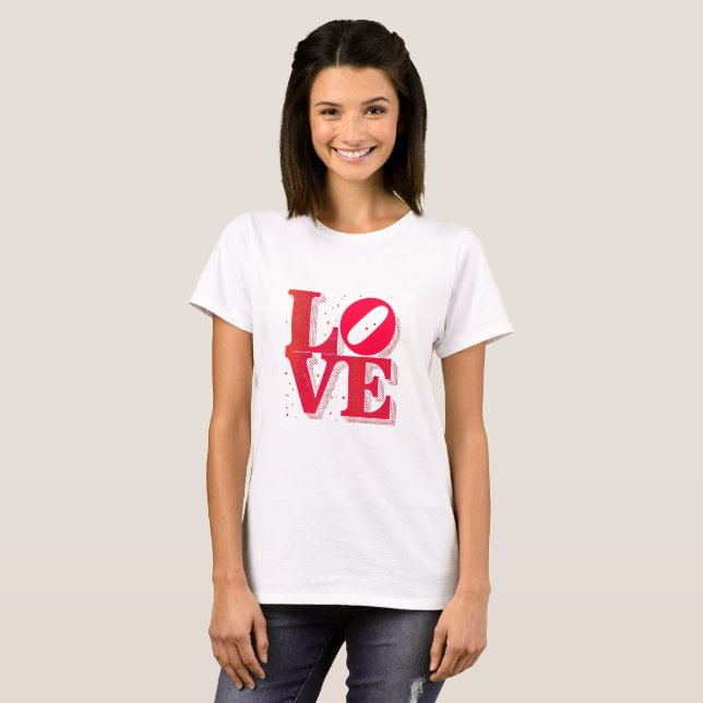 Camiseta LOVE Pop Art – Retro Valentine’s T-Shirt (Frente Completa)