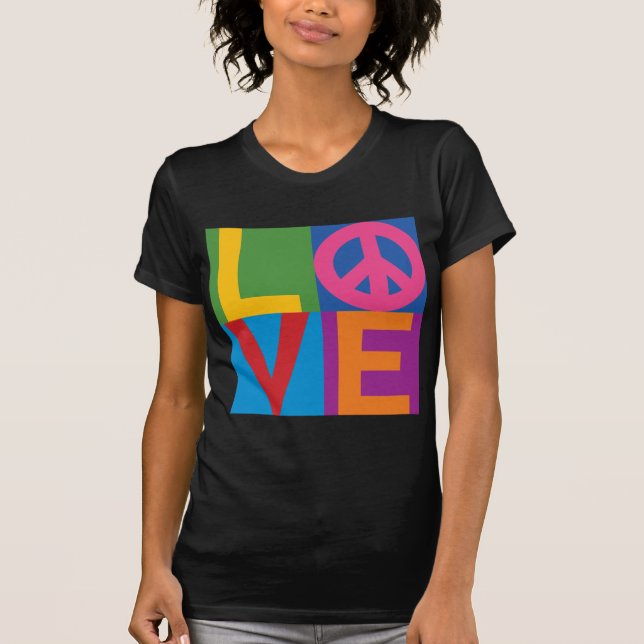 Camiseta LOVE Preto a Cor (Frente)