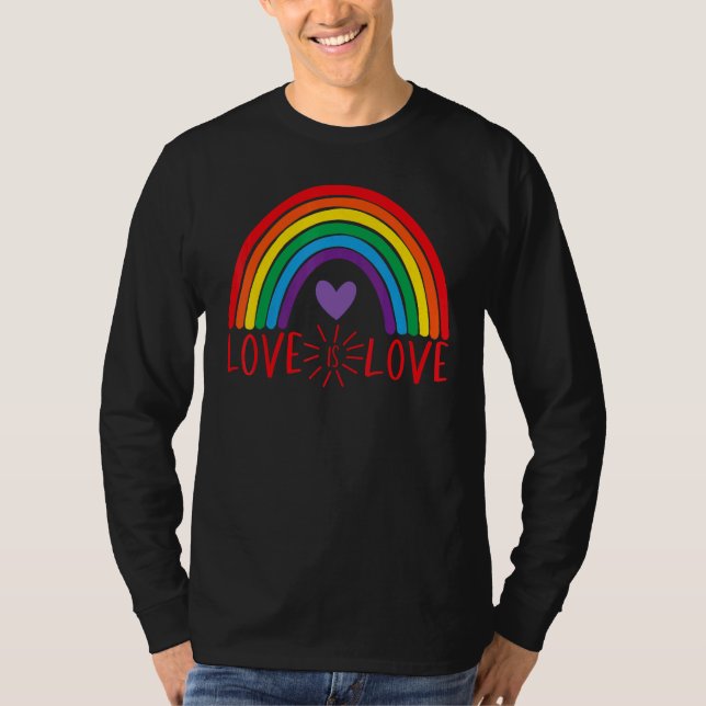 Camiseta Love Rainbow LGBTQ LGBT Pride Hearts Day Valentine (Frente)