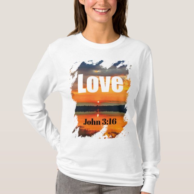 Camiseta Love Scripture Glowing Sunset Over Water (Frente)