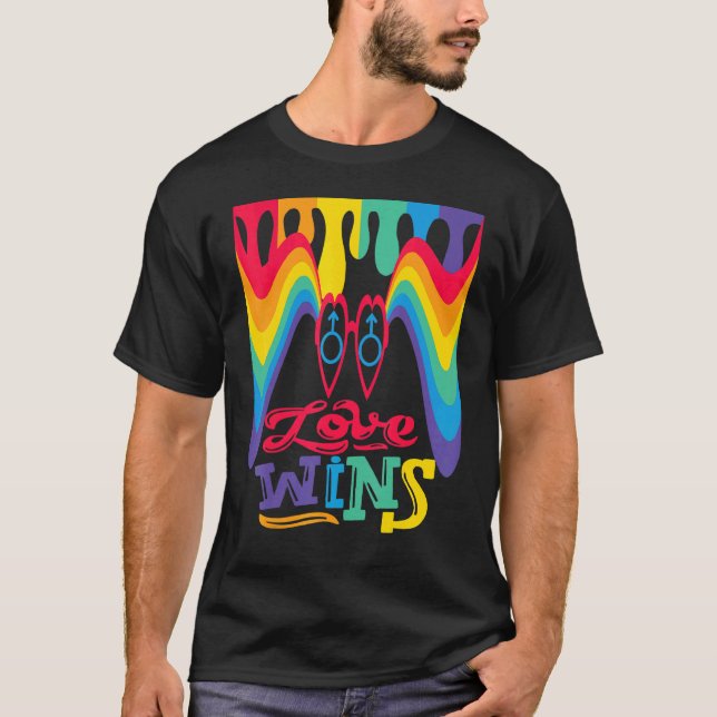 Camiseta Love Wins Rainbow with Mars Symbol for Gay Love (Frente)