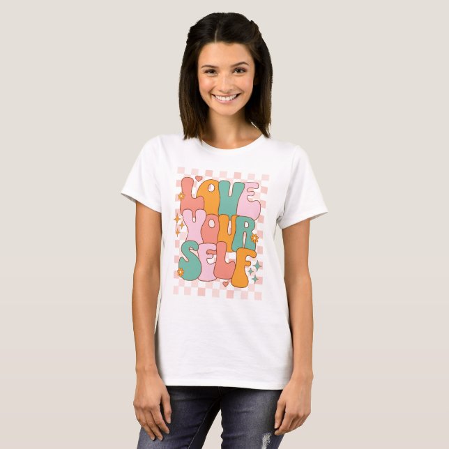 Camiseta Love Yourself Retro Groovy Checkerboard (Frente Completa)