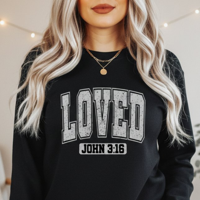 Camiseta LOVED John 3:16 Christian Bible Verse valentine  (LOVED John 3:16 Christian Bible Verse Long Sleeve Valentine Shirt)