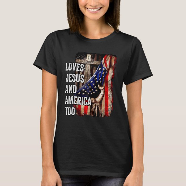Camiseta Loves Jesus And America Too Patriotic (Frente)