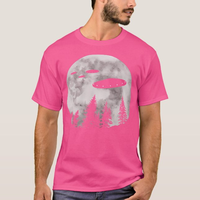 Camiseta Lua Cheia E Um Ufo Acima Da Floresta (Frente)