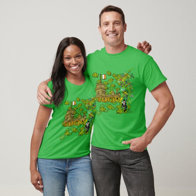 Camiseta Lucky Leprechaun e seu Castelo Irlandês (Unissex)