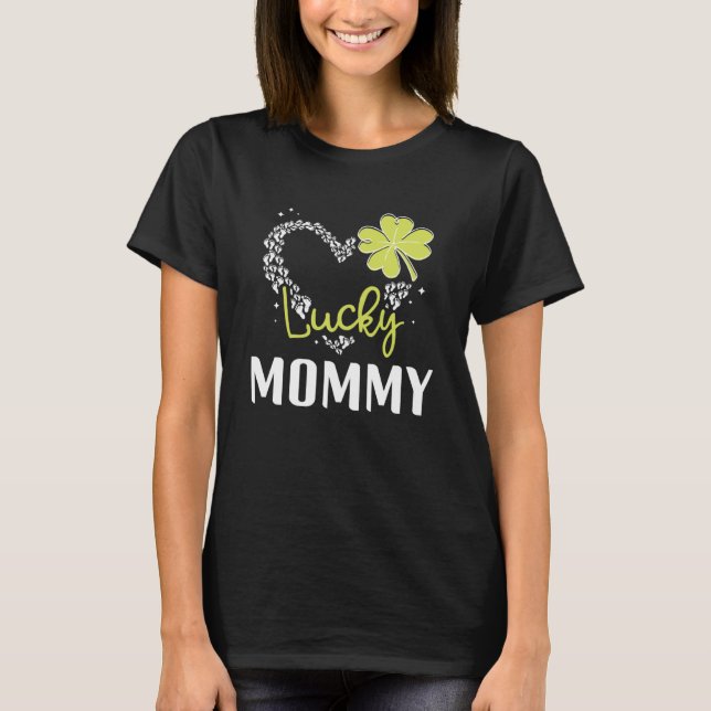 Camiseta Lucky Mommy St Patricks Day womens (Frente)
