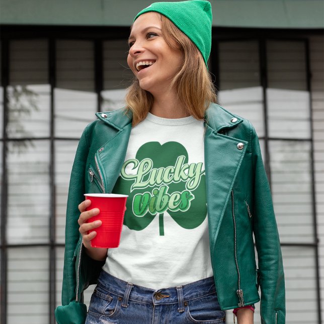 Camiseta Lucky Shamrocks Vibes (Criador carregado)