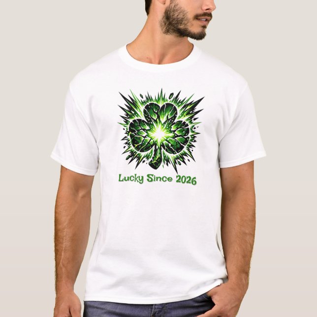 Camiseta Lucky Since 2026 St Patricks Tshirt (Frente)